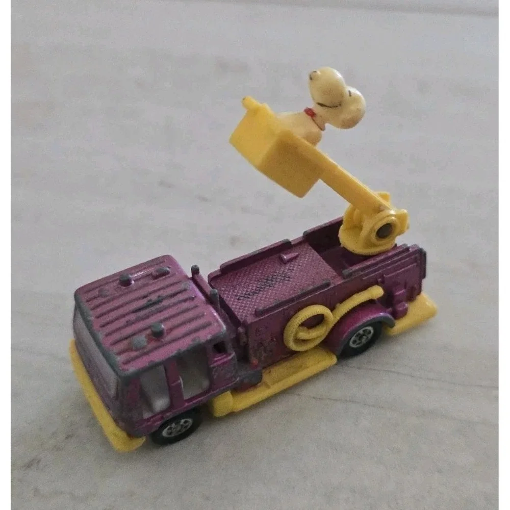 VTG Aviva Snoopy Fire Truck Diecast Toy 1958 1966‎ C1 Peanuts  Collectible